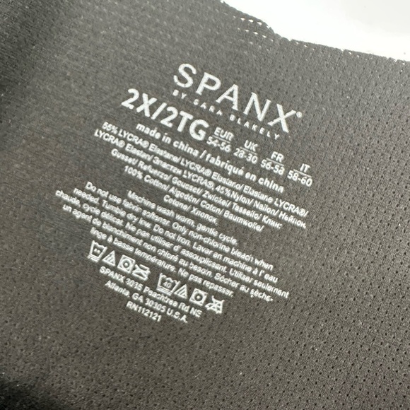 NWT Spanx Under Statements Thong Panties Very Black Perforated Style 40040R 2X - Picture 6 of 10